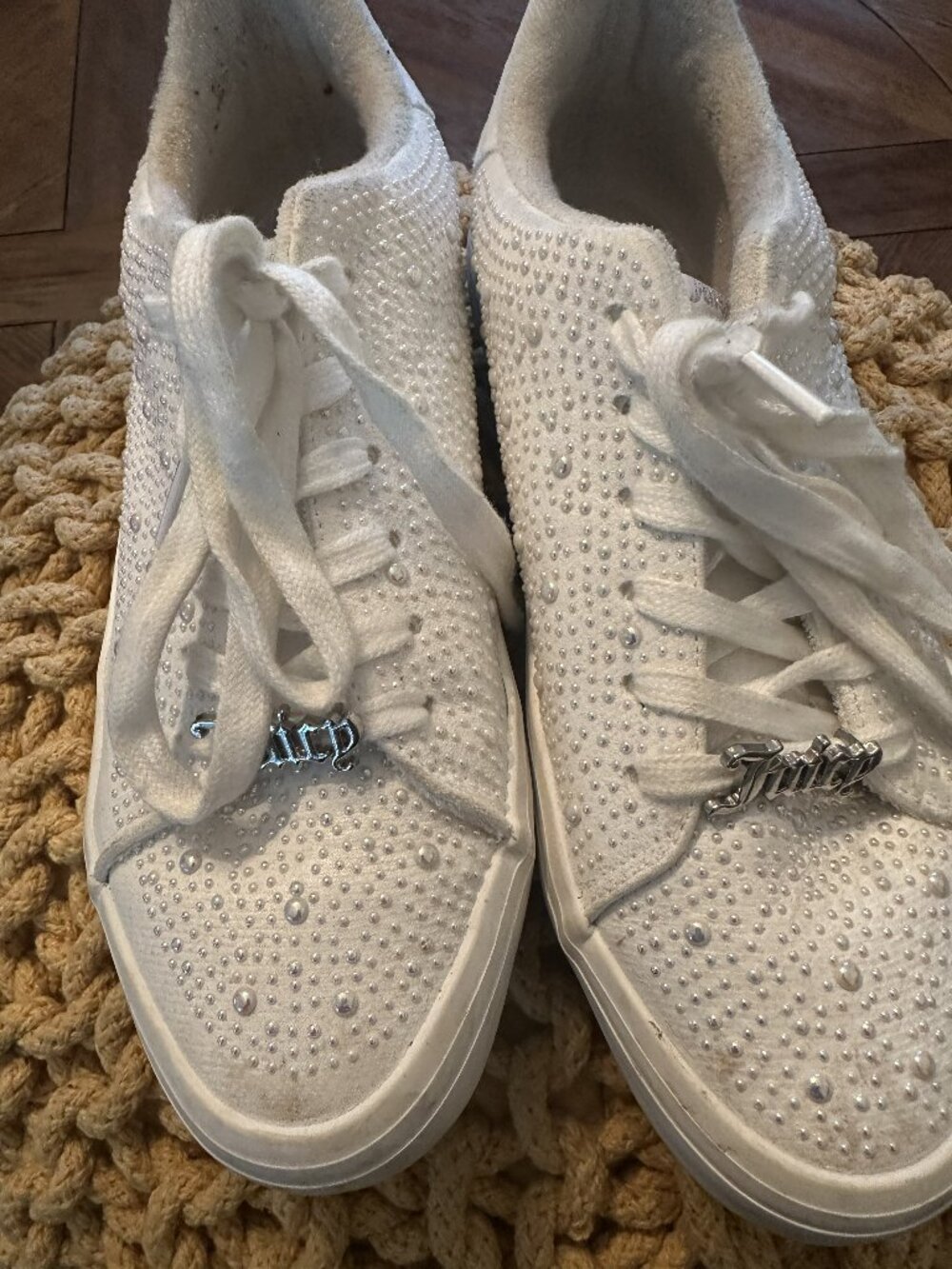 White Juicy tennis shoes